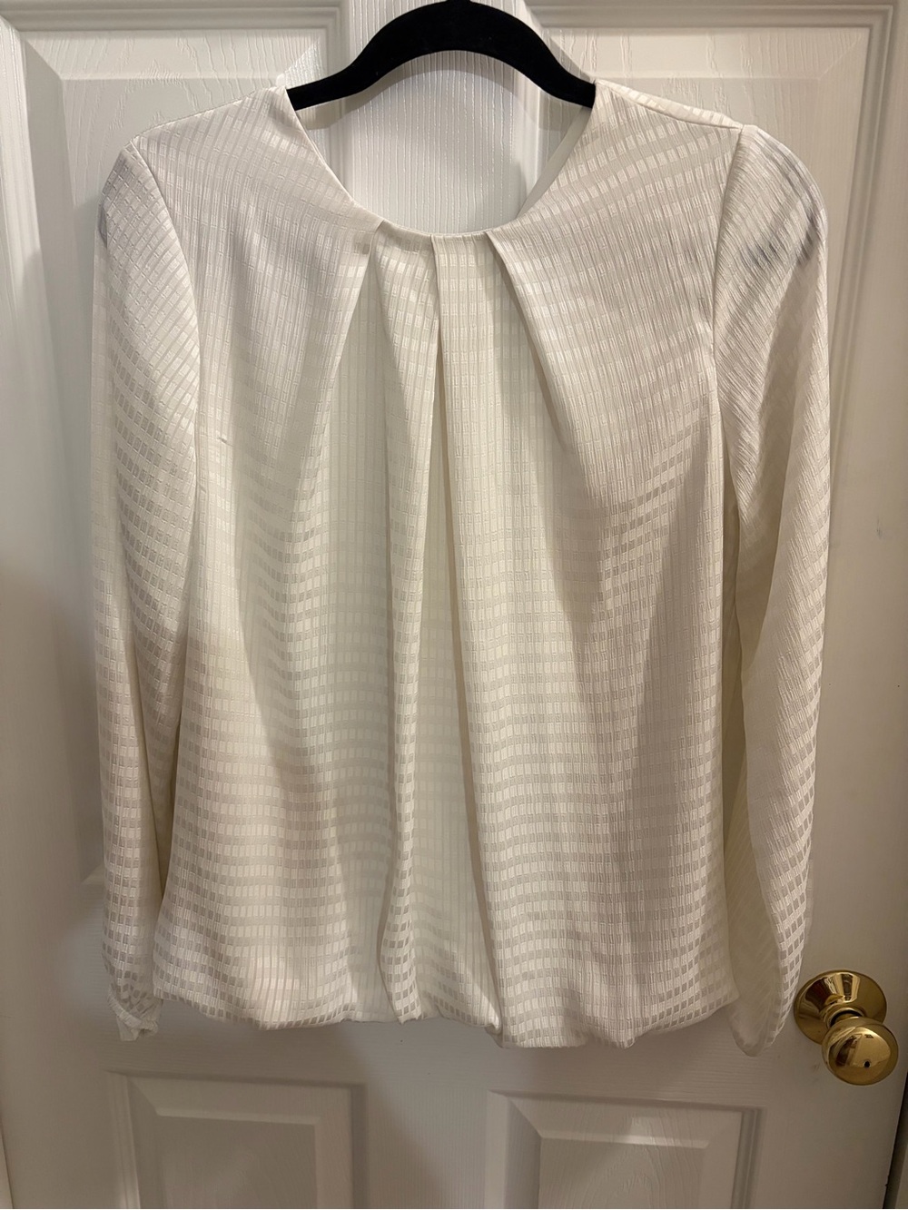 AGB Cream Textured Pleated Front Long-Sleeve Blouse
